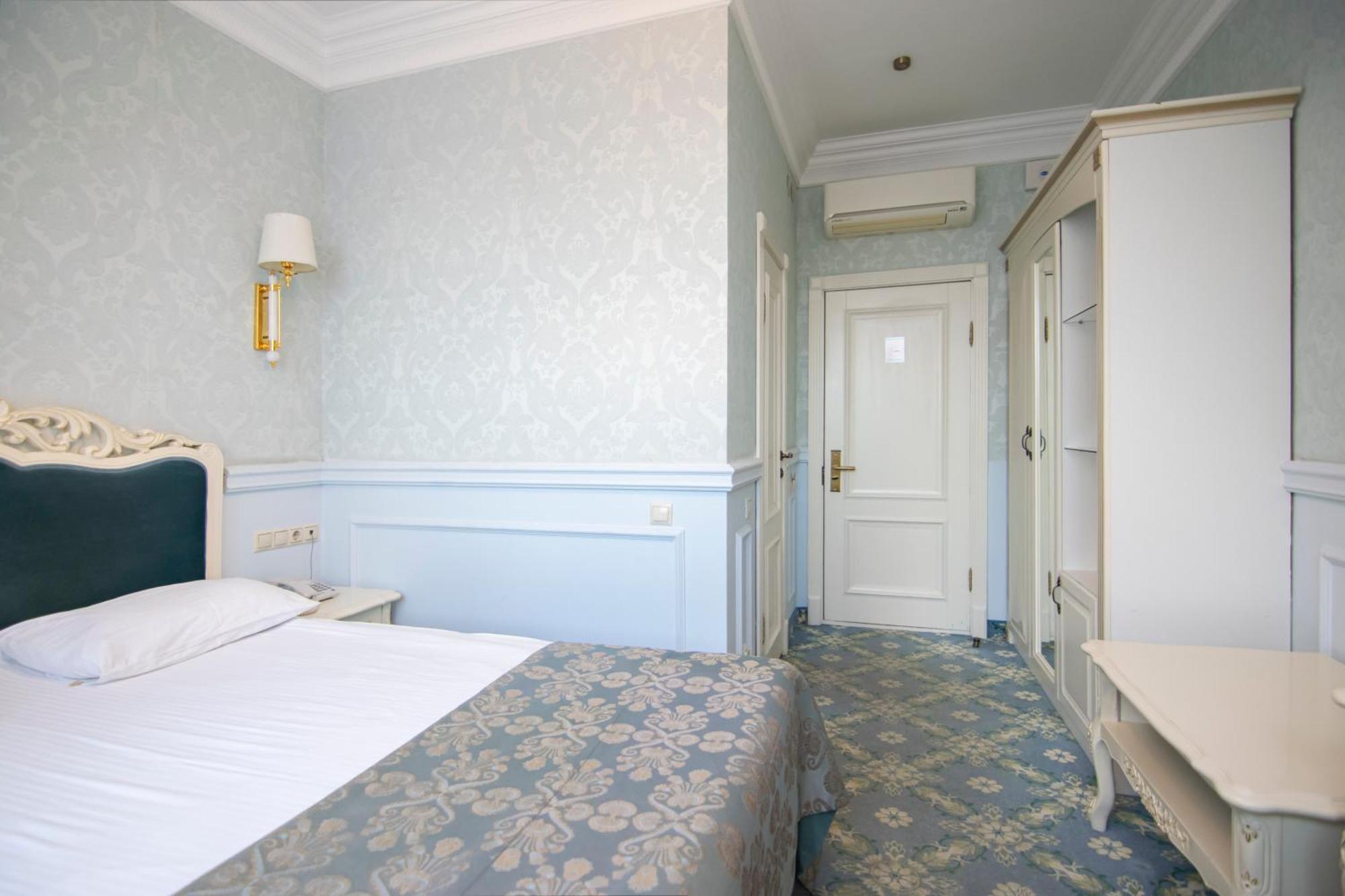 Royal Olympic Hotel Kiew Exterior foto