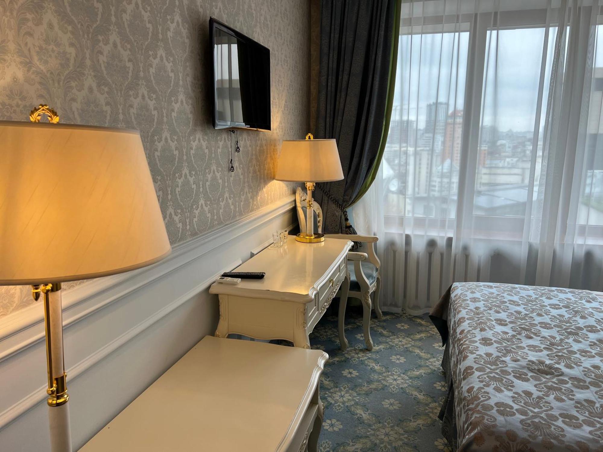 Royal Olympic Hotel Kiew Zimmer foto